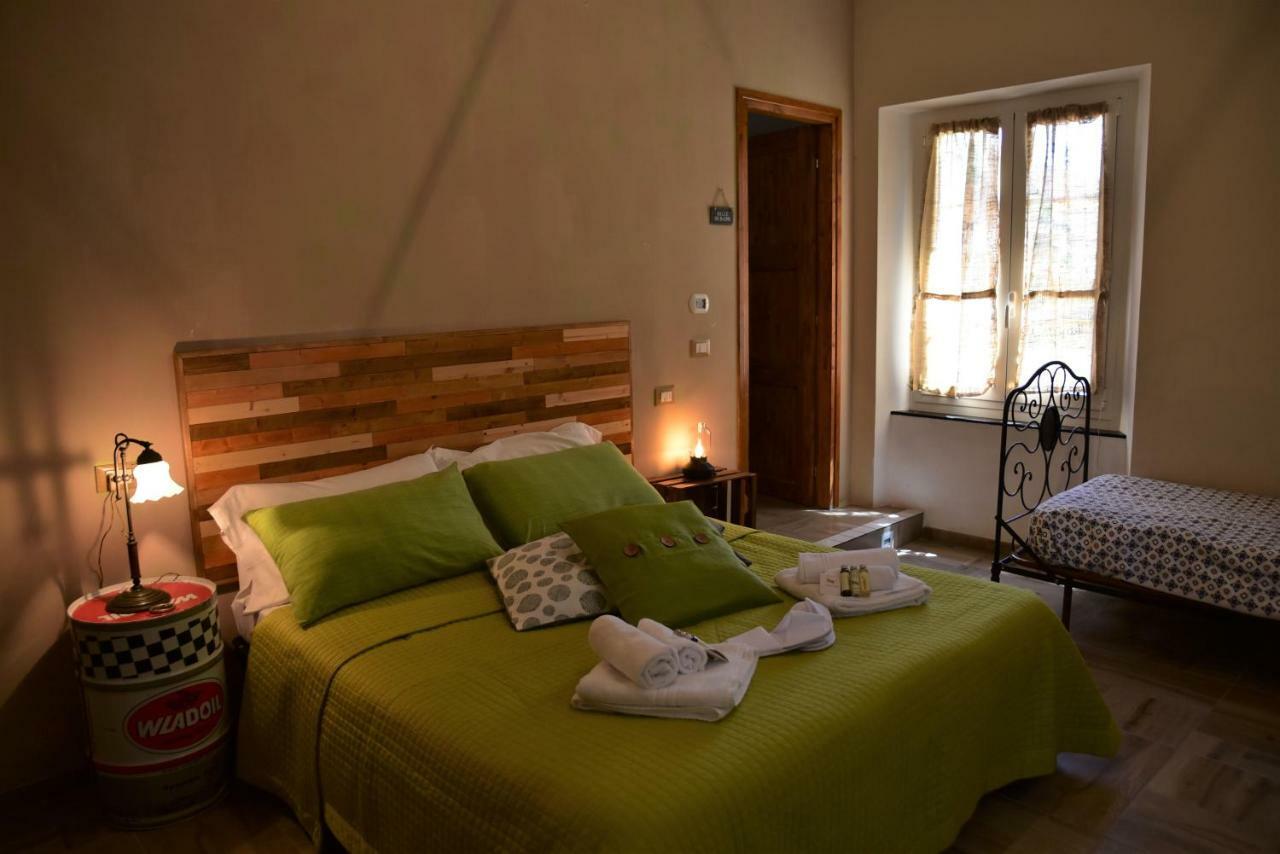 トイラーノ Casa Nina Bed & Breakfast エクステリア 写真