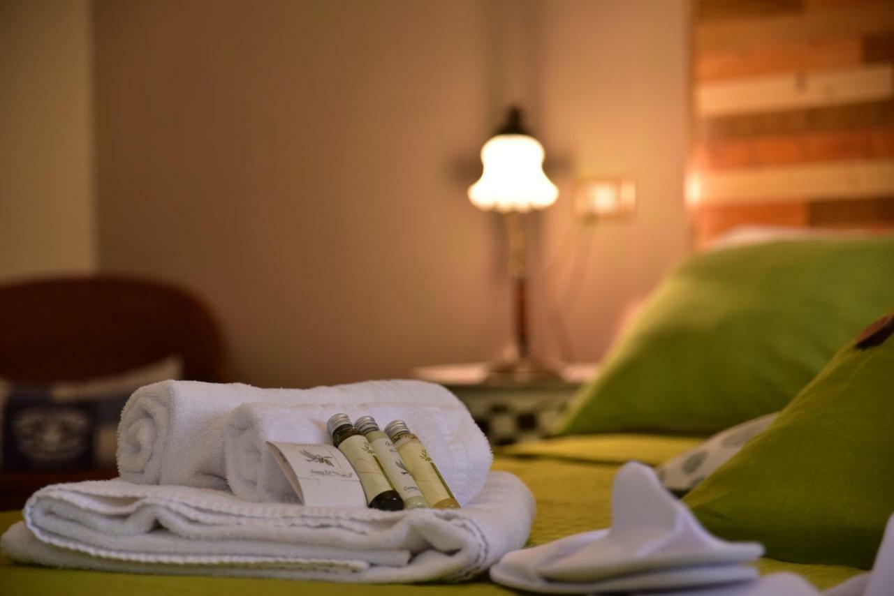 トイラーノ Casa Nina Bed & Breakfast エクステリア 写真
