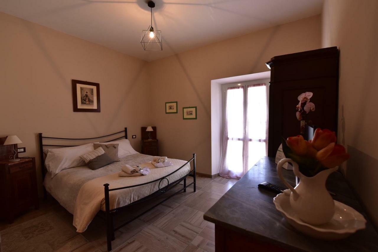 トイラーノ Casa Nina Bed & Breakfast エクステリア 写真