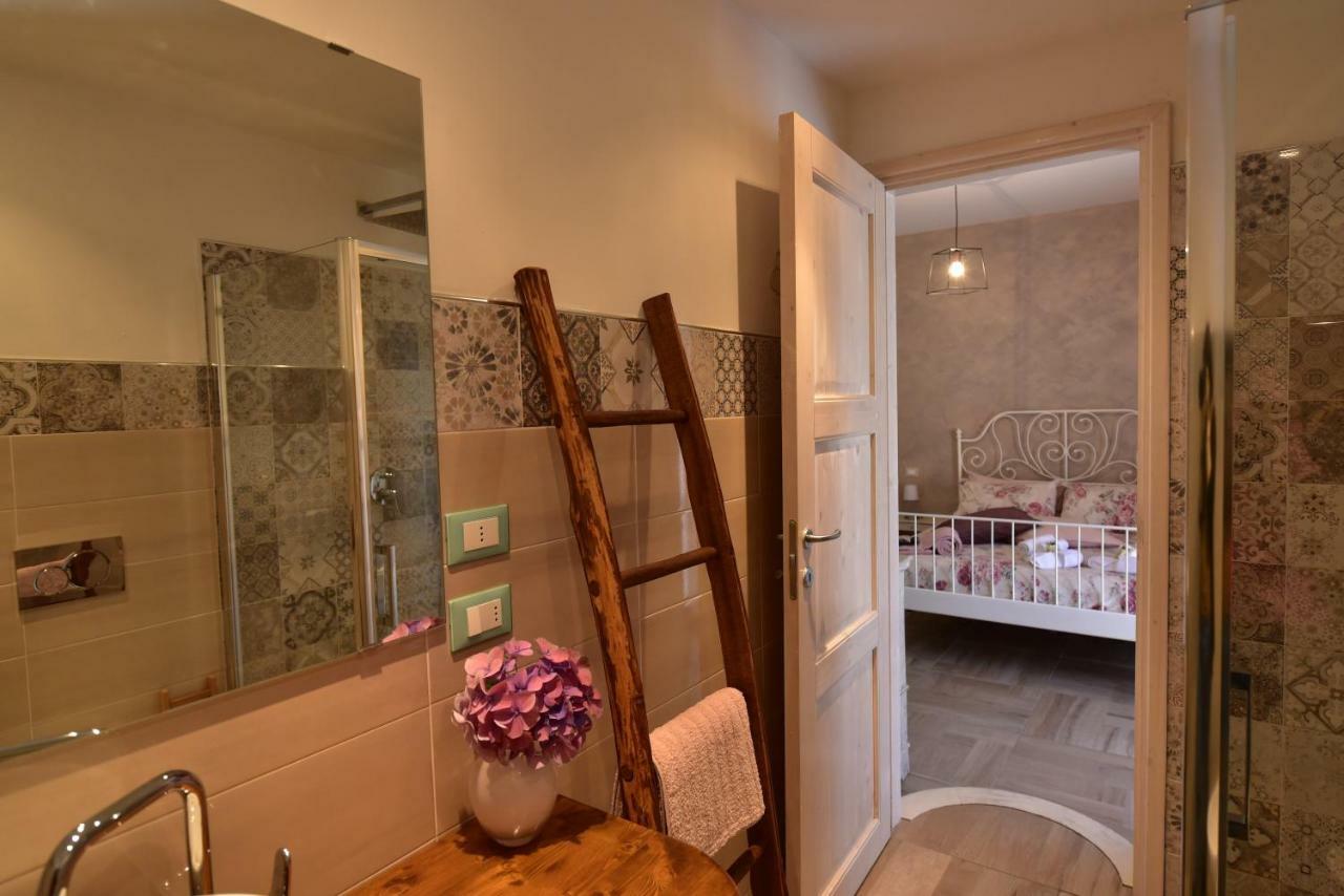 トイラーノ Casa Nina Bed & Breakfast エクステリア 写真