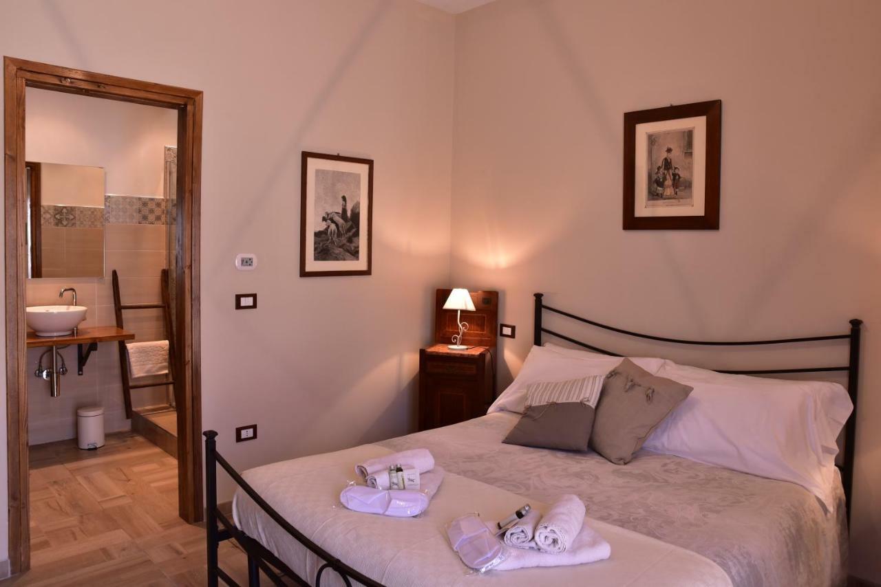 トイラーノ Casa Nina Bed & Breakfast エクステリア 写真