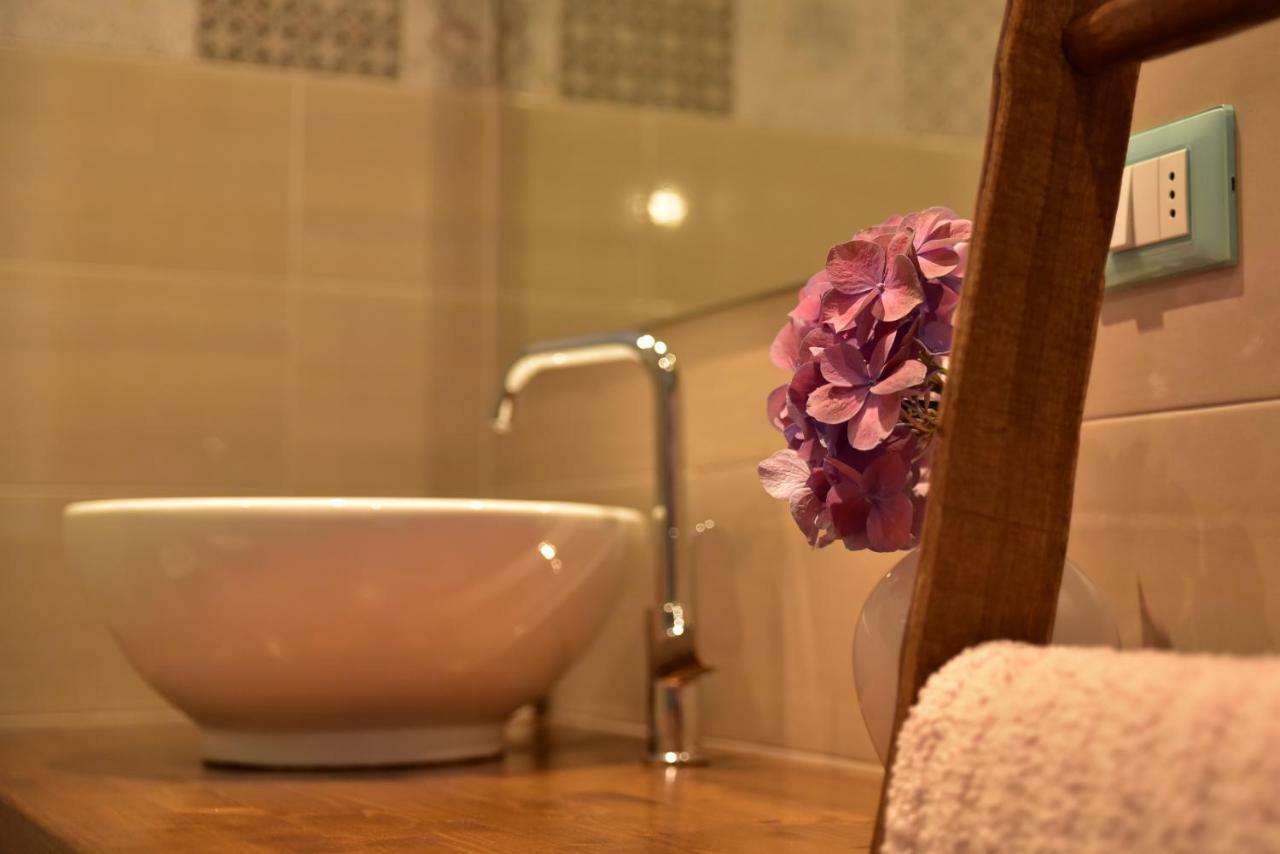 トイラーノ Casa Nina Bed & Breakfast エクステリア 写真