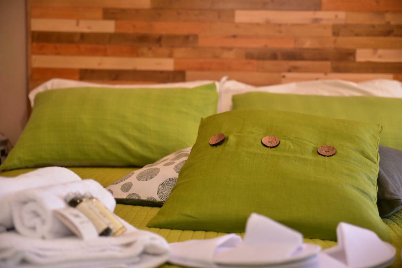トイラーノ Casa Nina Bed & Breakfast エクステリア 写真